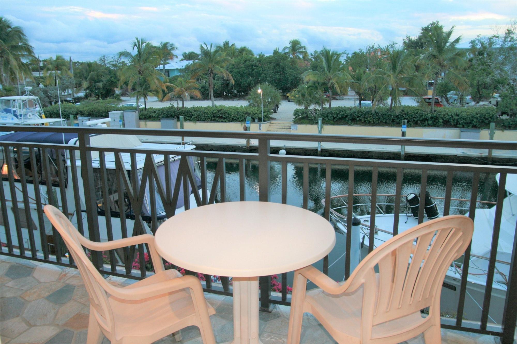 Waterside Suites And Marina Κι Λάργκο Εξωτερικό φωτογραφία