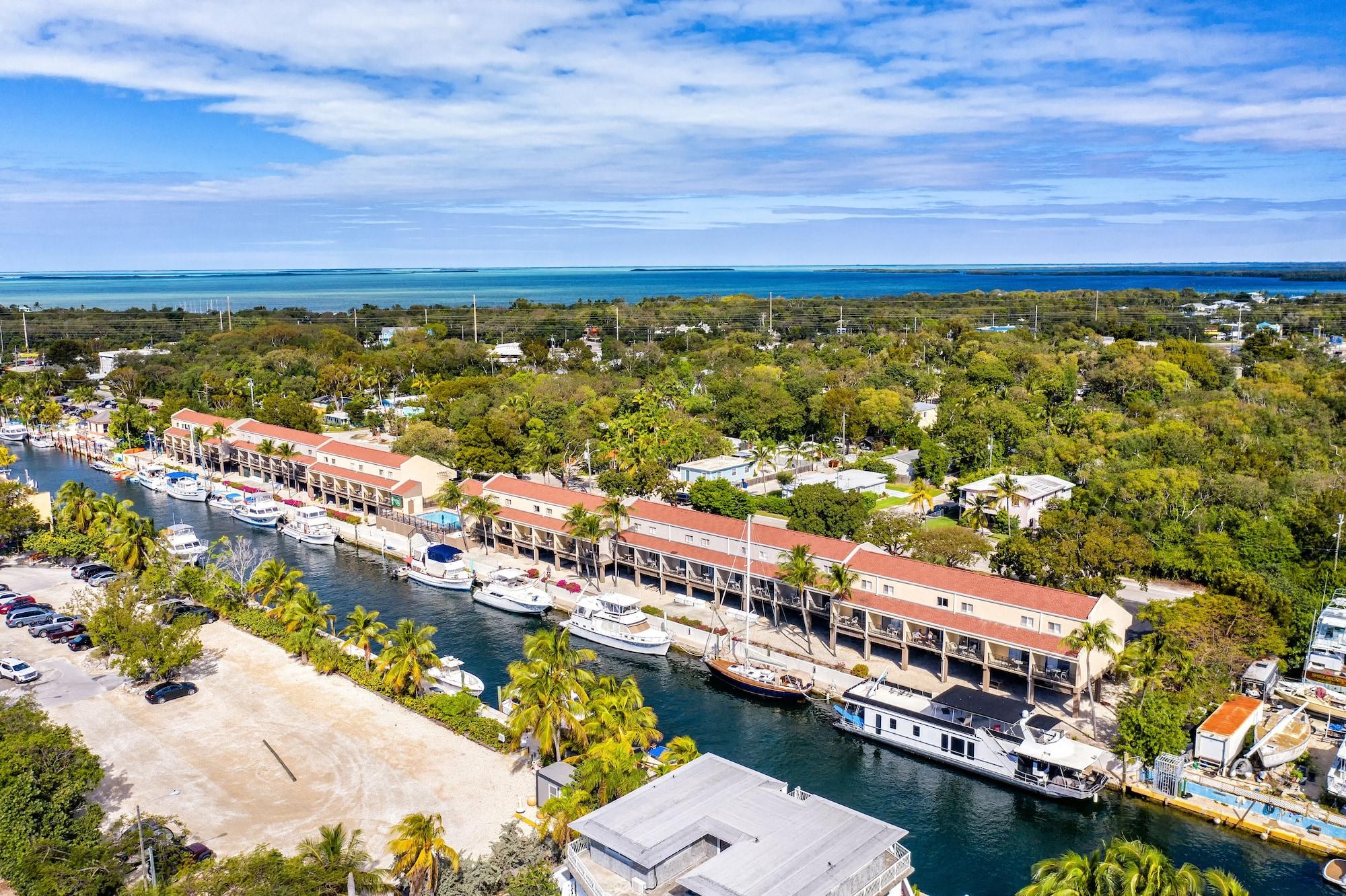 Waterside Suites And Marina Κι Λάργκο Εξωτερικό φωτογραφία